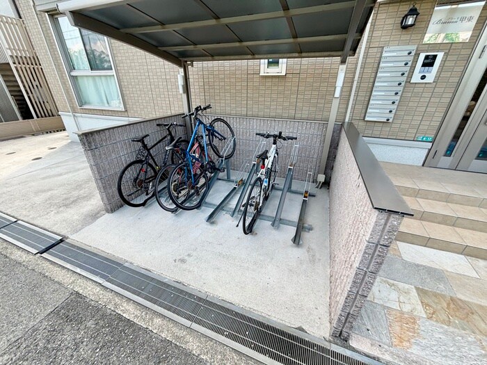 Brama甲東の物件外観写真