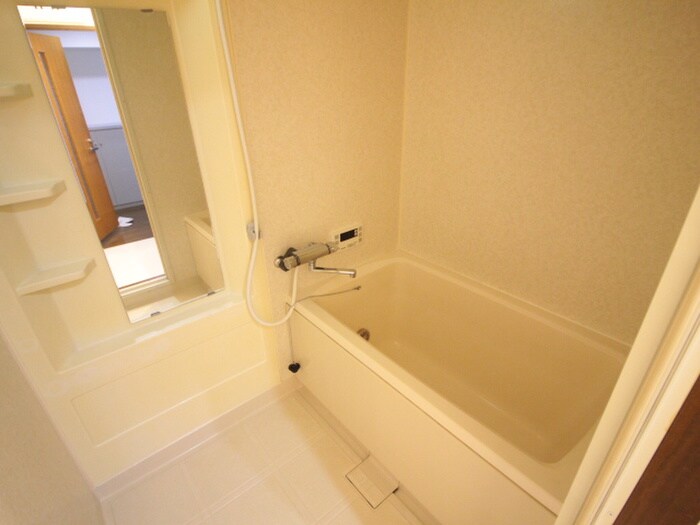 HACHIBUSE鳴尾の物件内観写真