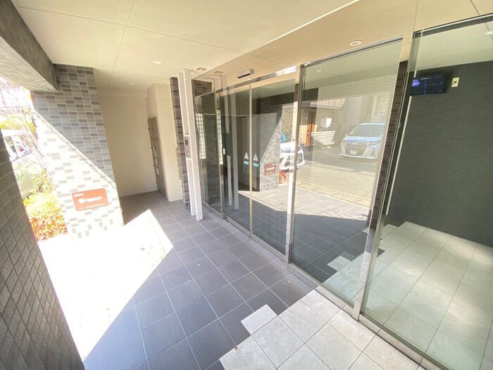 パトリ・サワの物件外観写真