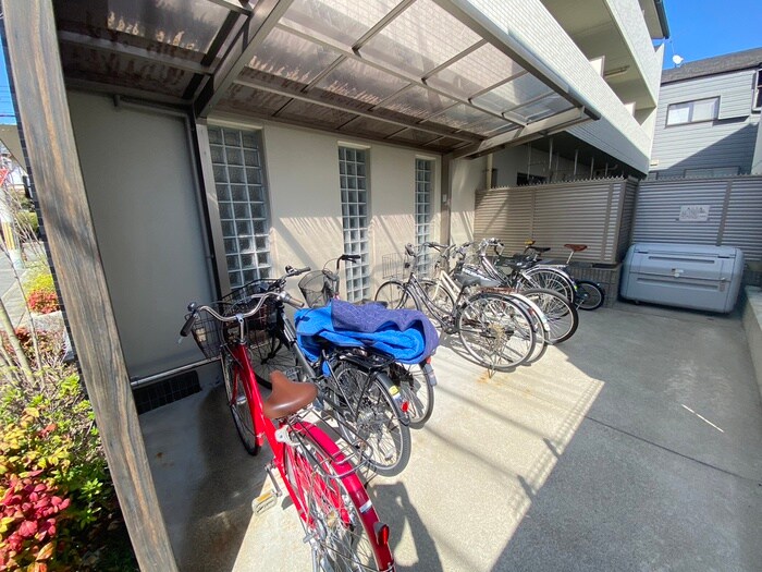 パトリ・サワの物件外観写真