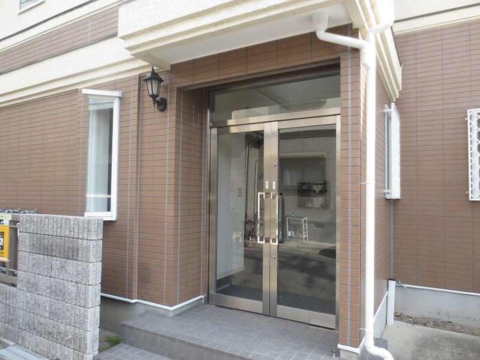 ファミーユ北春日丘の物件外観写真