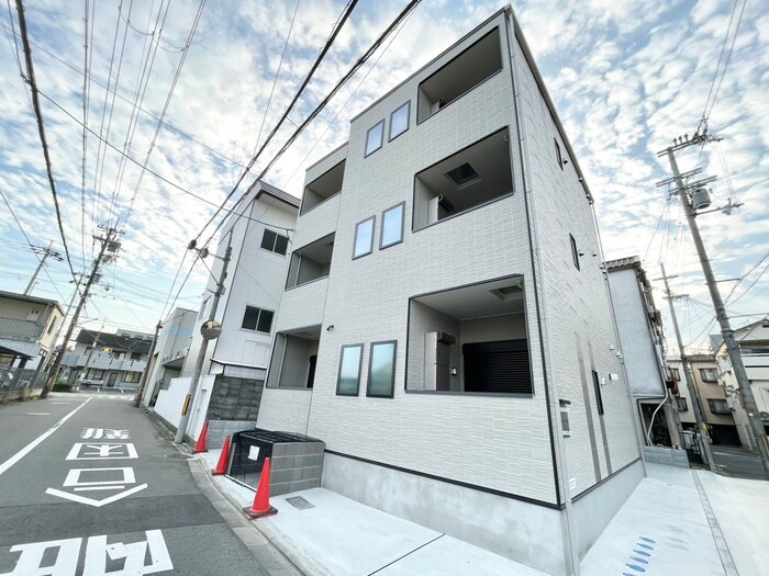 ｳｨﾛｰﾂﾘｰﾚｼﾞﾃﾞﾝｽ京都伏見の物件外観写真