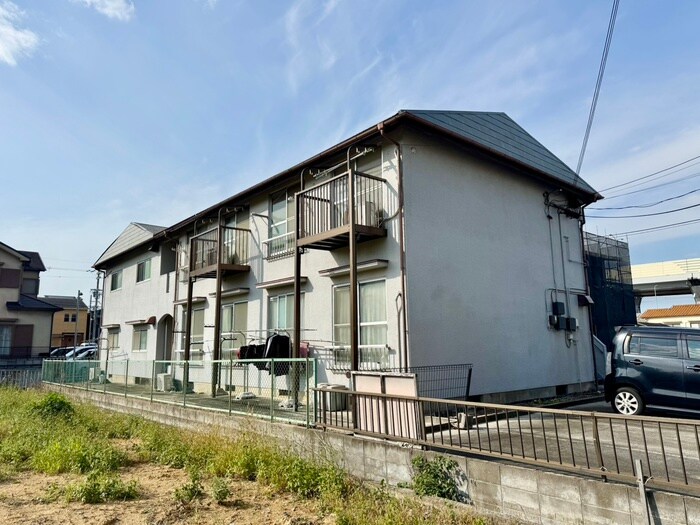 西山ハイツの物件外観写真