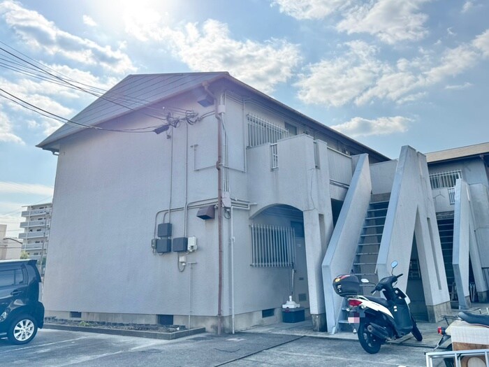 西山ハイツの物件外観写真