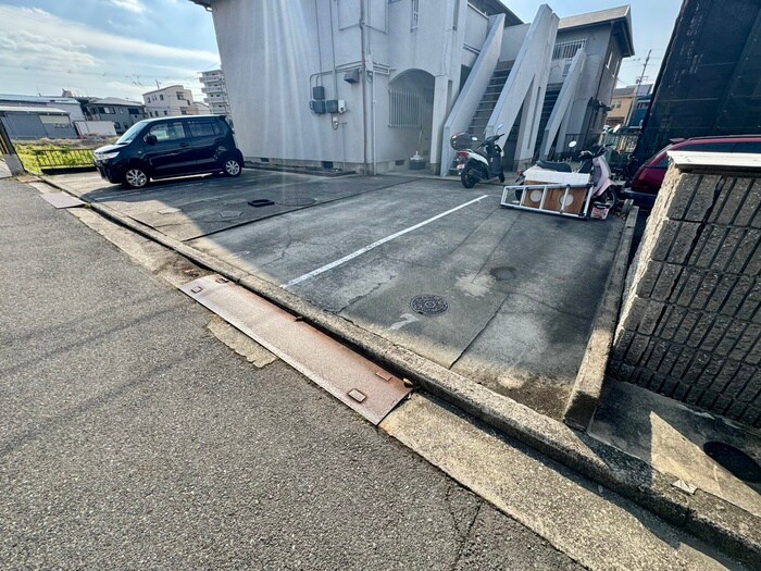 西山ハイツの物件外観写真