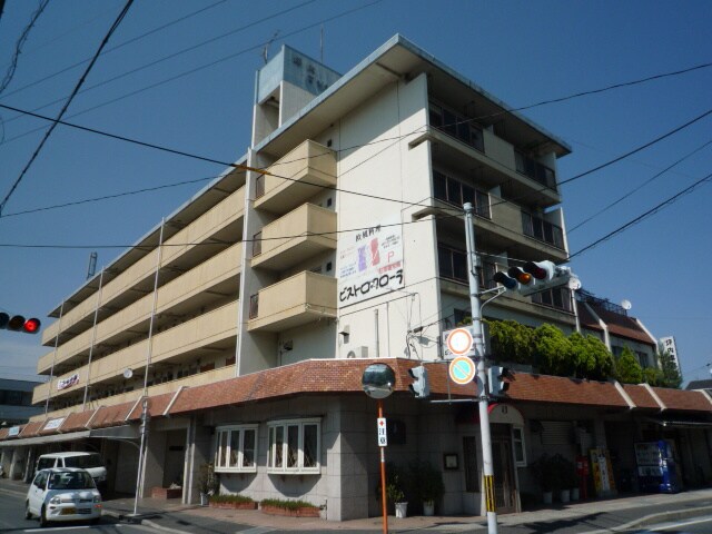 坪内マンションの物件外観写真