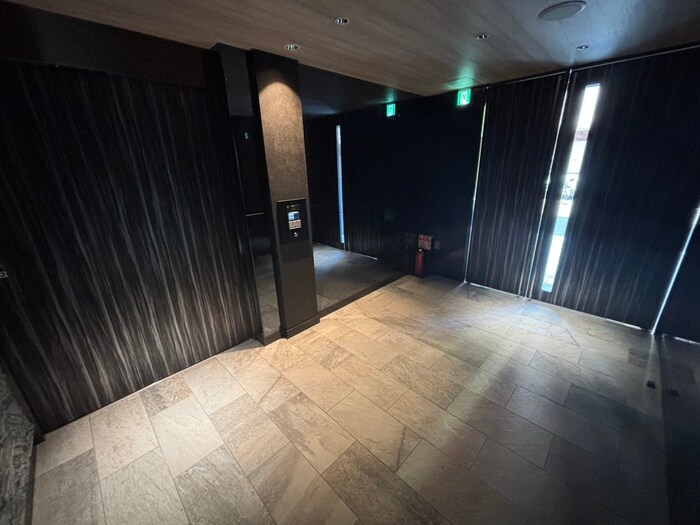 S-RESIDENCE小阪azureの物件外観写真