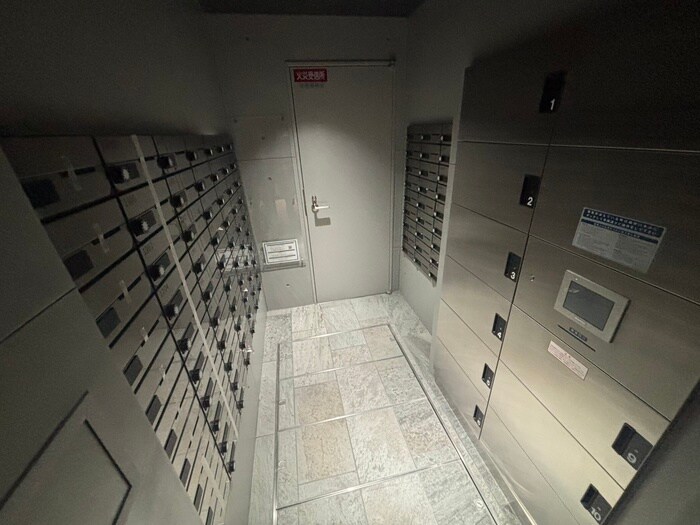 S-RESIDENCE小阪azureの物件外観写真