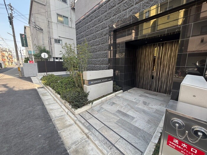 S-RESIDENCE小阪azureの物件外観写真