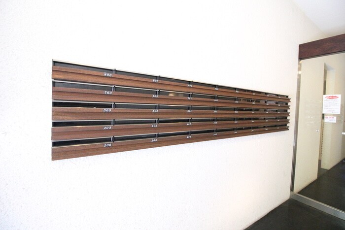 ブロ－ニュ姉小路の物件外観写真