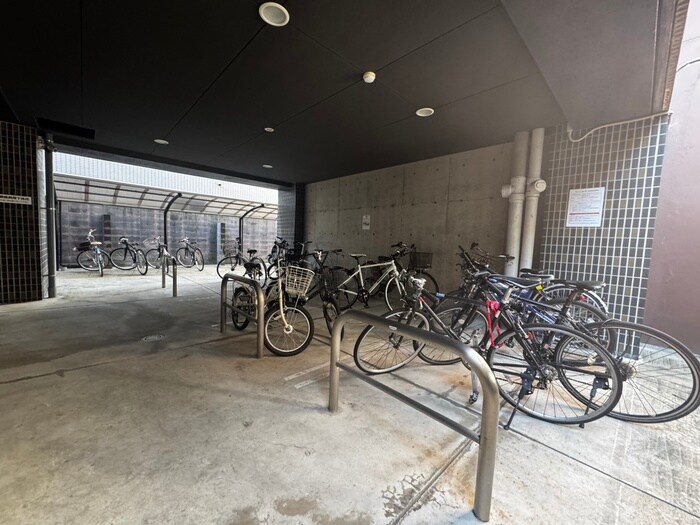 ブロ－ニュ姉小路の物件外観写真