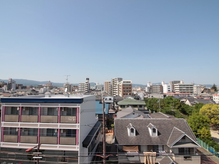 フジロイヤルローズコートの物件内観写真