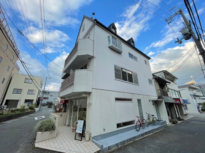 アトリエ・ラ・メ－ルの物件外観写真