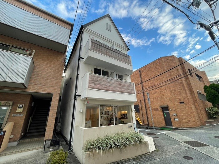 アトリエ・ラ・メ－ルの物件外観写真