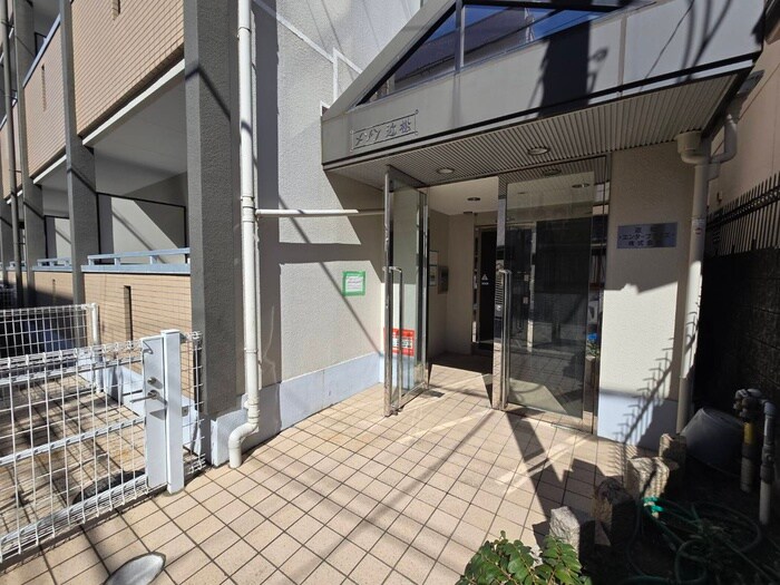 メゾン近松の物件外観写真