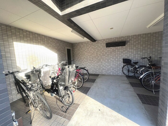 ロイヤルハイツ今市の物件外観写真