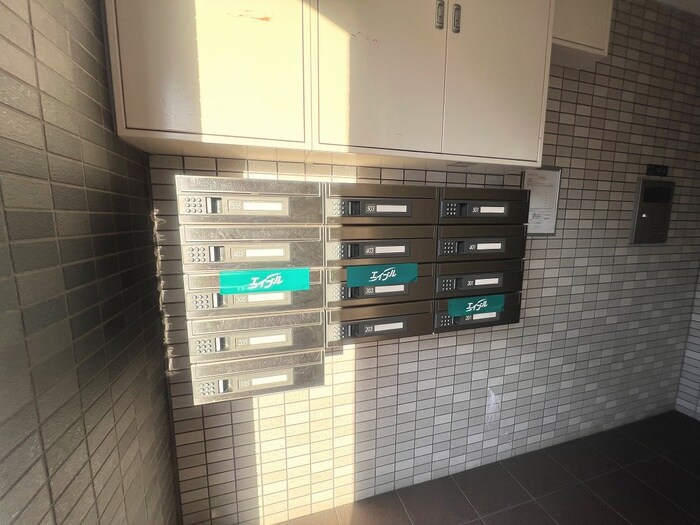 ロイヤルハイツ今市の物件外観写真