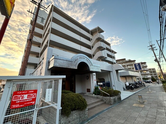 エバ－グリ－ンハイツの物件外観写真