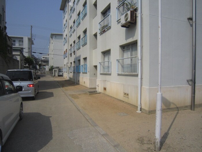 名谷農住Ｆ棟の物件外観写真