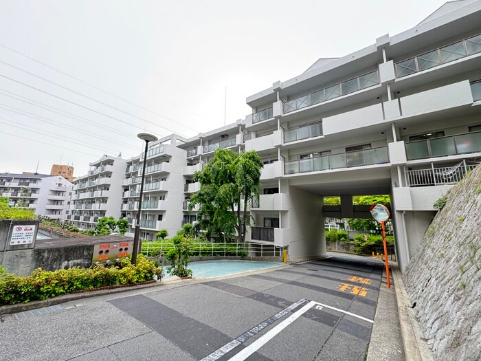 アーバンパーク緑地公園の物件外観写真