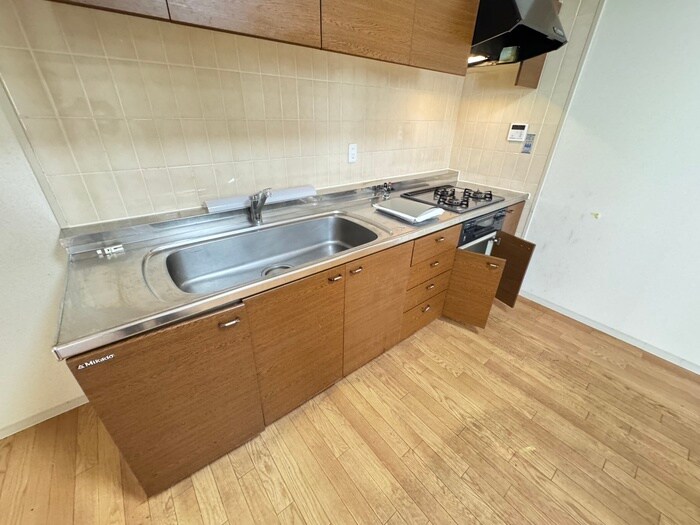 アーバンパーク緑地公園の物件内観写真