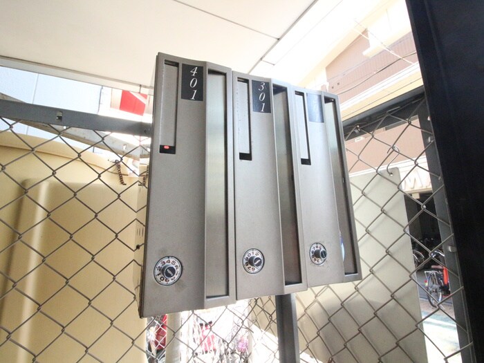 クレスト松盛の物件外観写真