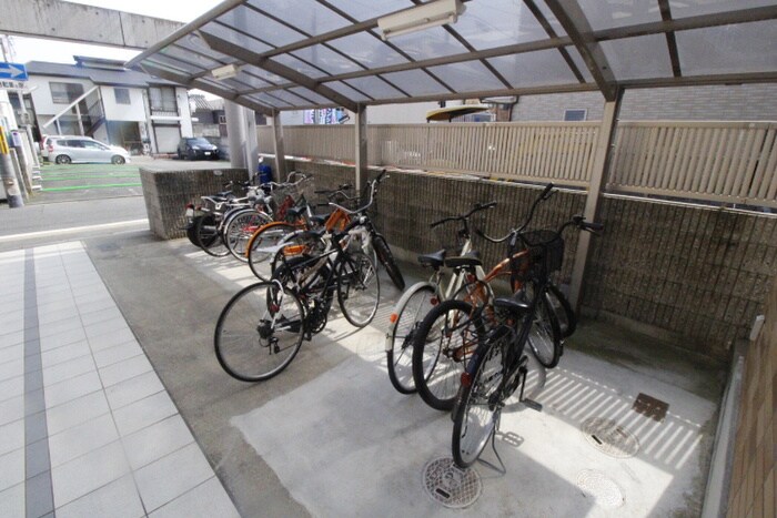 クローバーコートの物件外観写真