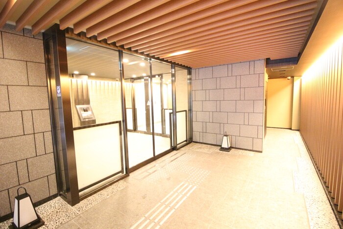 ｻﾞ･ﾊﾟｰｸﾊｳｽ三条油小路(108)の物件外観写真