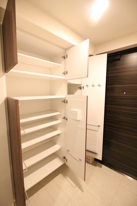 ｻﾞ･ﾊﾟｰｸﾊｳｽ三条油小路(108)の物件内観写真