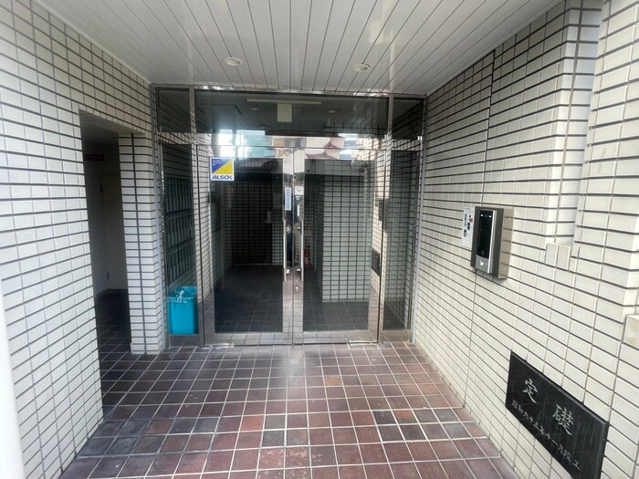 フローライト長居の物件外観写真