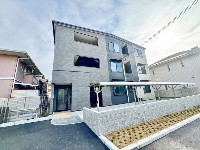 アイマコート初芝の物件外観写真