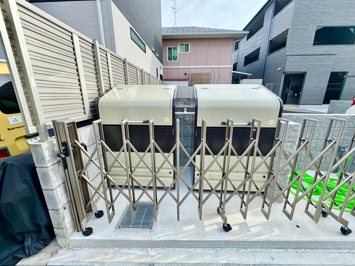 アイマコート初芝の物件外観写真