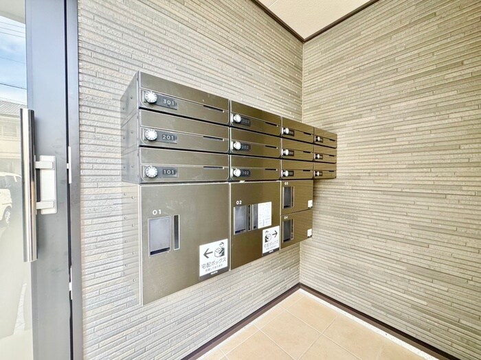 アイマコート初芝の物件外観写真