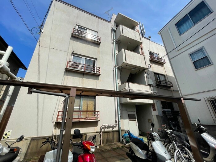 長岡マンションの物件外観写真