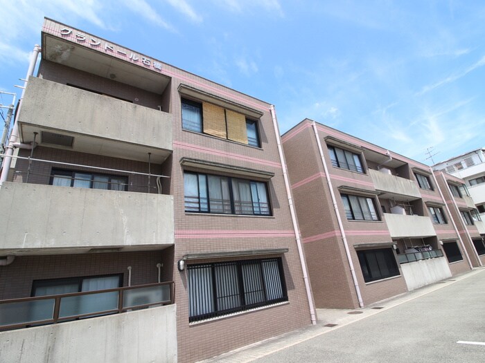 グランドール石橋の物件外観写真