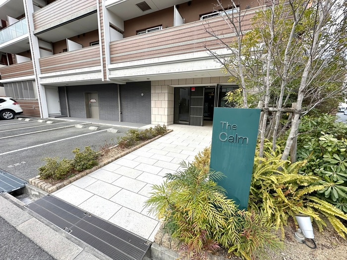 ザ　カームの物件外観写真