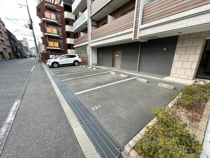 ザ　カームの物件外観写真