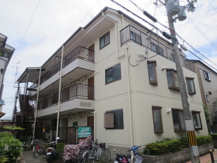 フルールハイツの物件外観写真