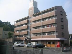 ロイヤルガーデン長野の物件外観写真