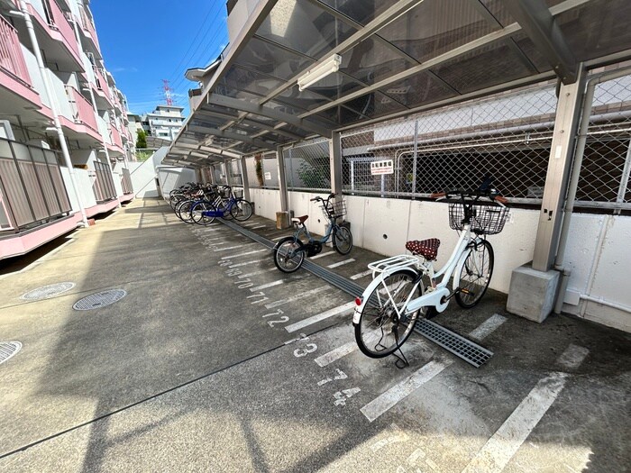 イ－ズコ－ト緑地公園の物件外観写真