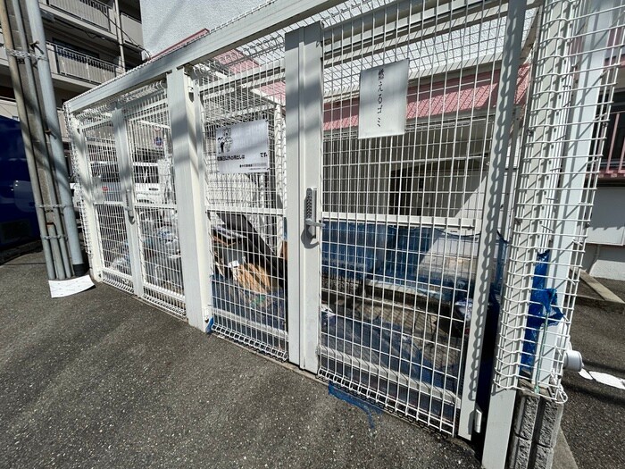 イ－ズコ－ト緑地公園の物件外観写真