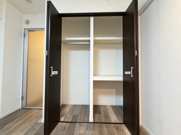 イ－ズコ－ト緑地公園の物件内観写真