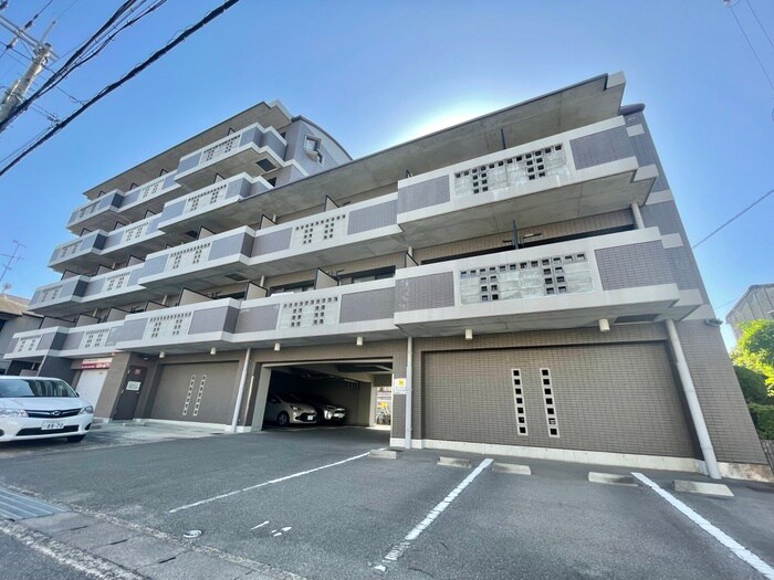 ファーストの物件外観写真