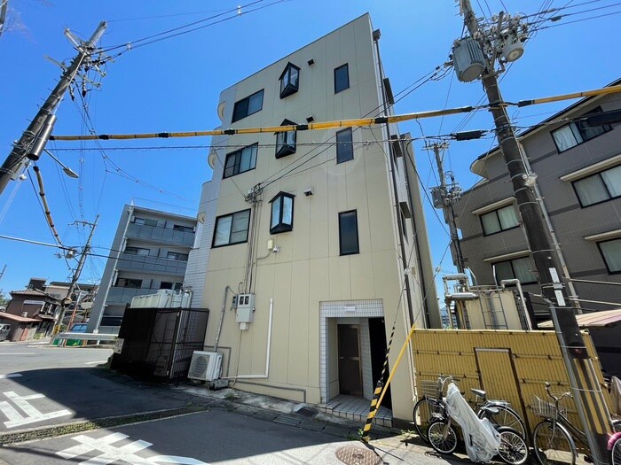 シャトレカルマンの物件外観写真