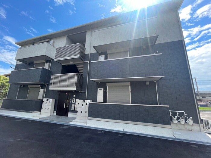 West Path Ⅱの物件外観写真