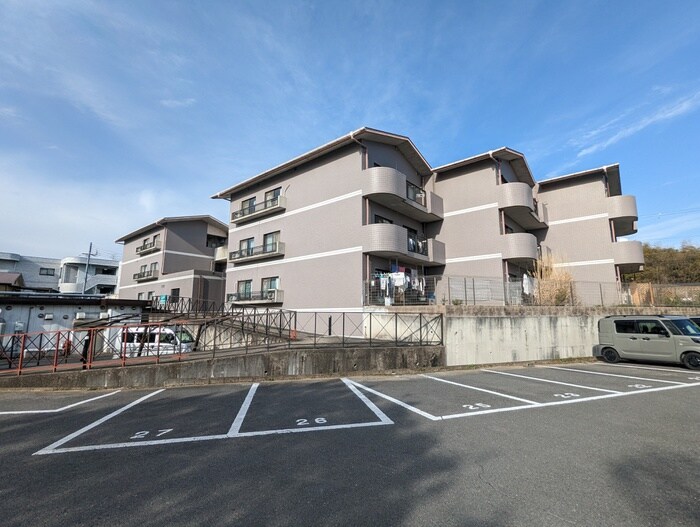 スクエア美濃山Ａの物件外観写真