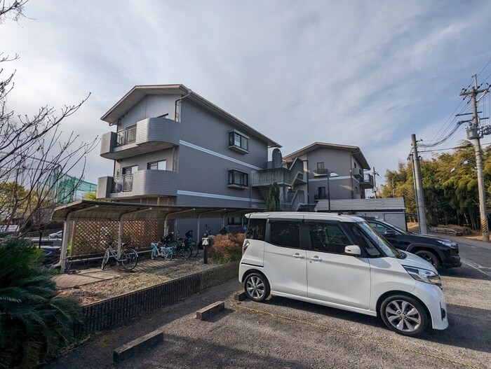 スクエア美濃山Ａの物件外観写真