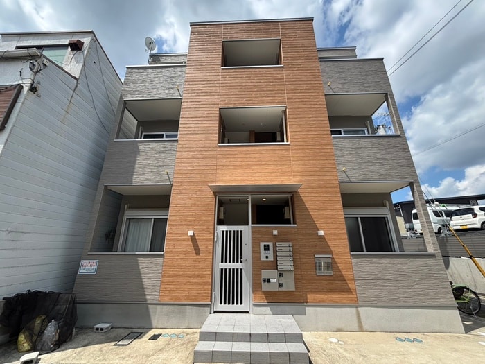 ハーモニーテラス深草平田町の物件外観写真