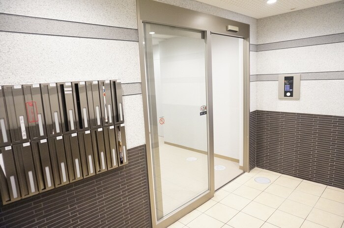 ｉ．レジデンス　六角の物件外観写真