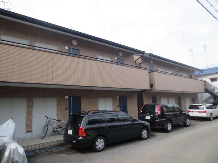 ボニータ西棟の物件外観写真